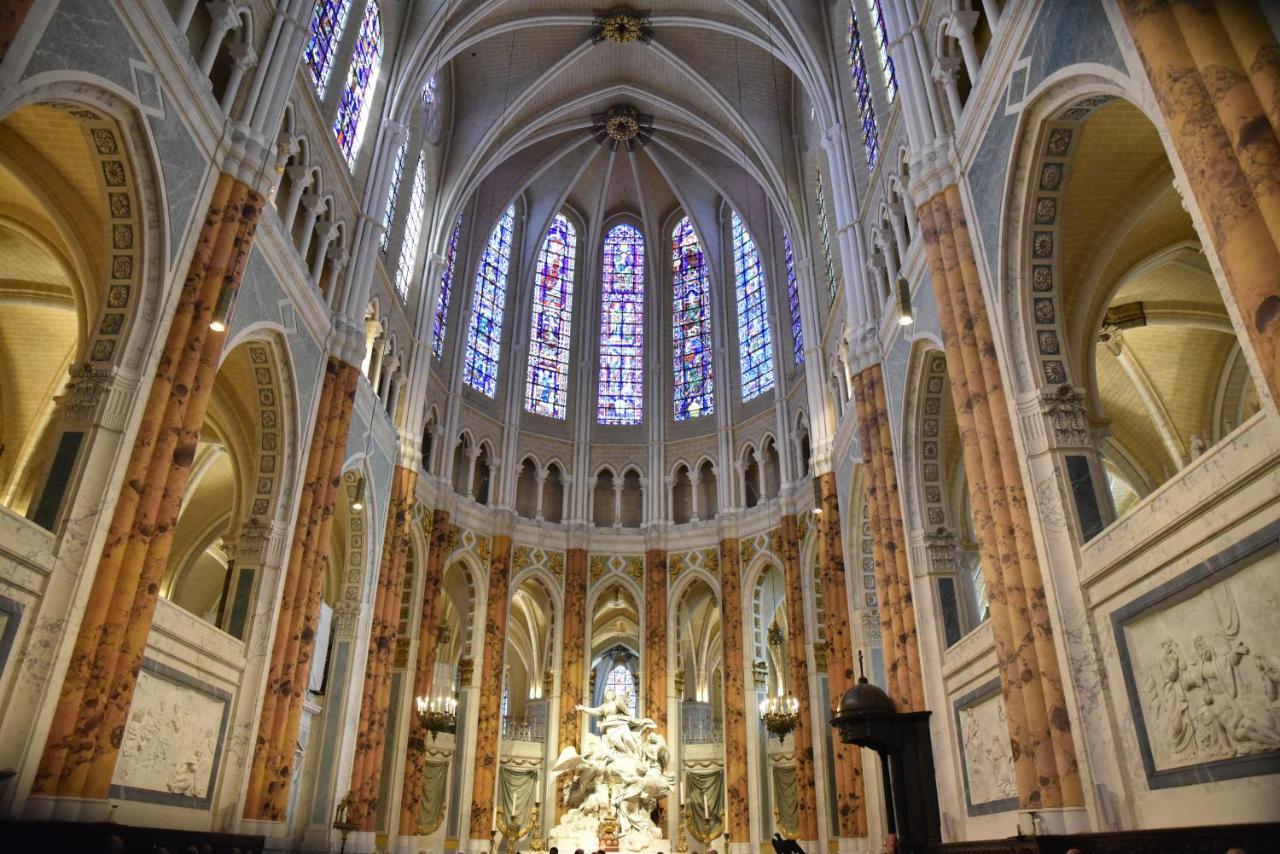 L'Elegance : T2 Proche Cathedrale De Chartres.アパートメント エクステリア 写真